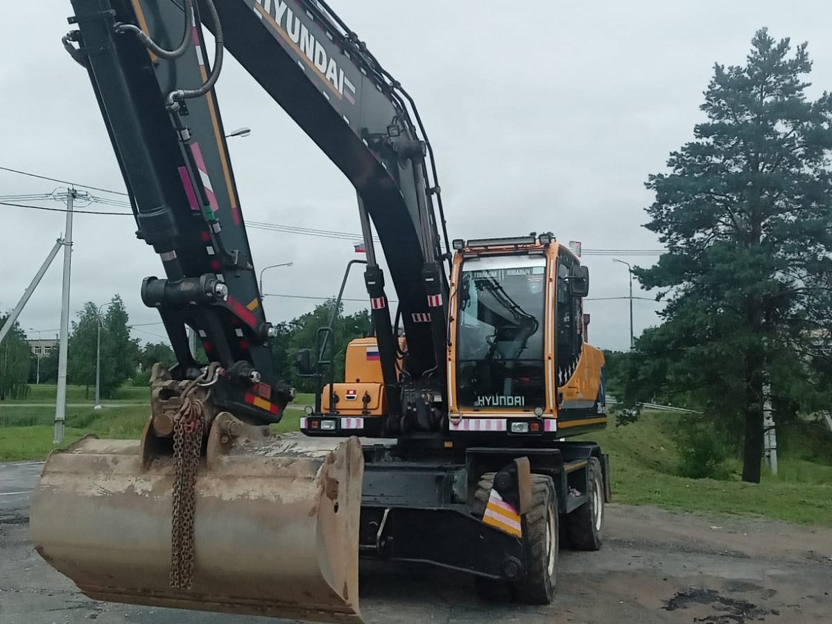 HYUNDAI R210W-9S — 2