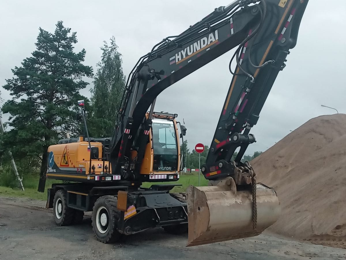 HYUNDAI R210W-9S — 3
