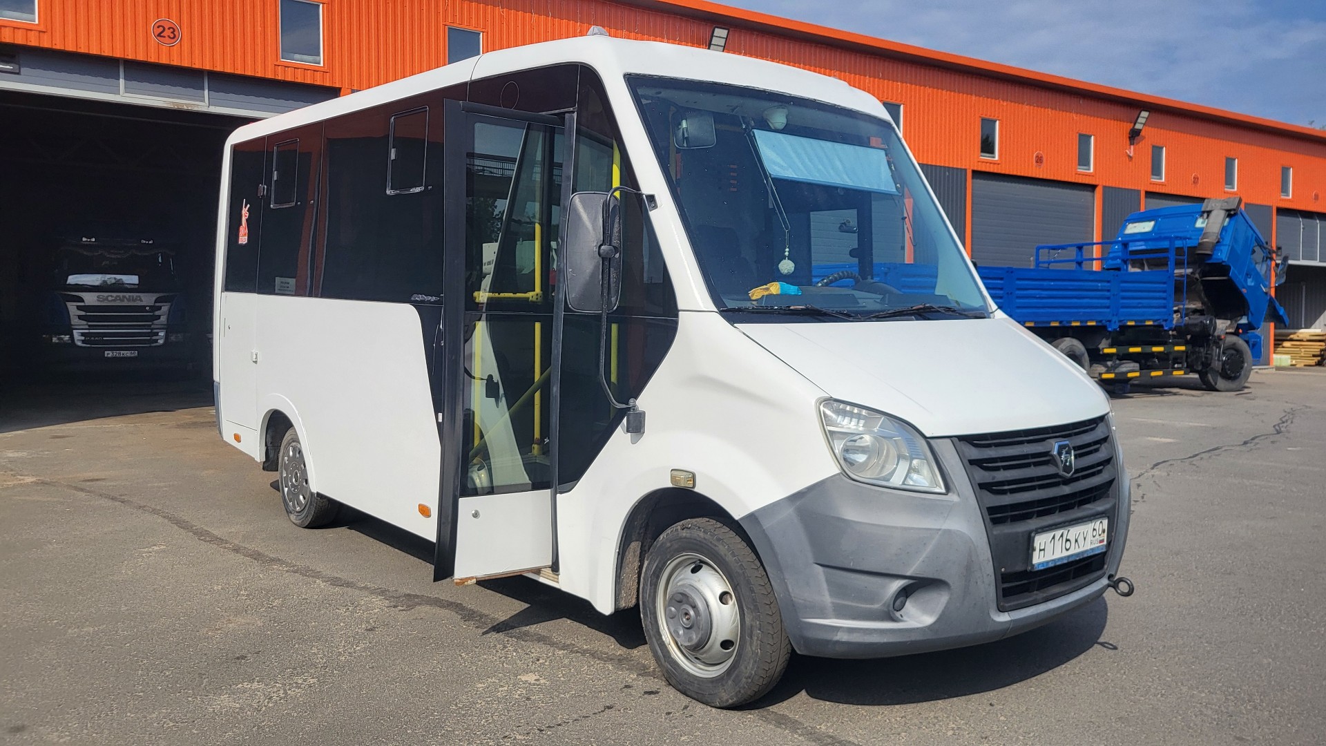 ГАЗ А63R42